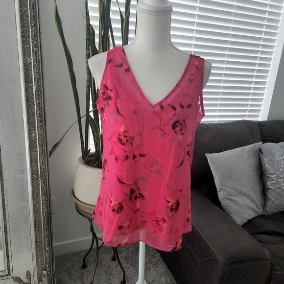 white house black market double layered floral sleeveless blouse. Size xsmall. N - Picture 1 of 7